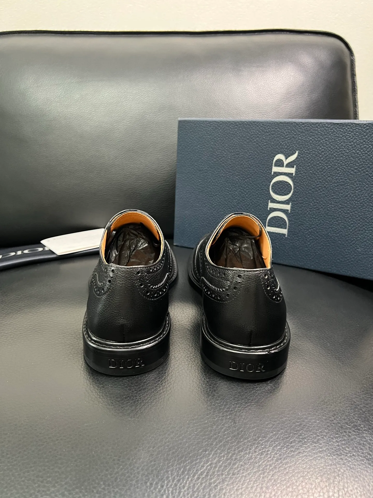 Men's shoes 💰940 Dior top purchasing agent, synchronized with Dior counters, original factory configuration, imported Italian cowhide, fully imported water-dyed cowhide lining, sole: original factory special supply, original sole super comfortable, original factory follow-up order 🔍🔍High quality, welcome to compare, code number 39-44 (can be ordered 38 45 46) 85868